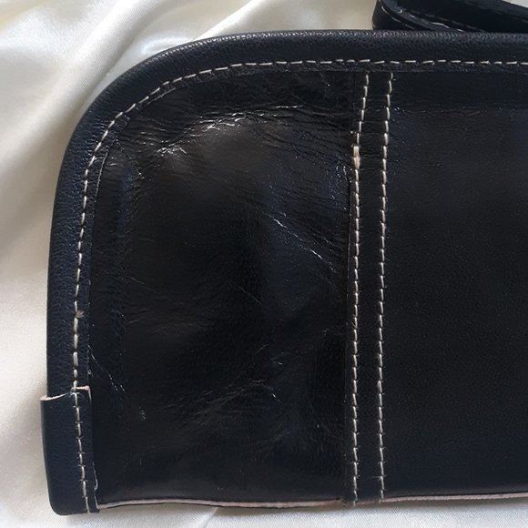 *FLAW* Chloe & Lex Leather Convertible Crossbody Wrist Wallet - Picture 4 of 7